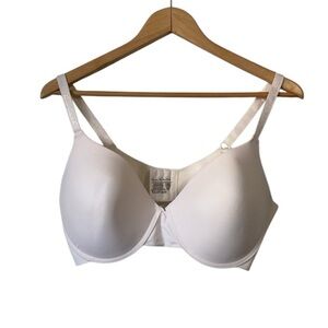 NWOT Gloria Vanderbilt ivory underwire padded bra size 38D